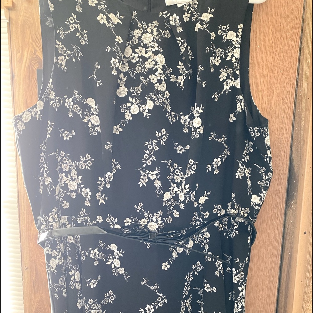 Floral Black/white dress